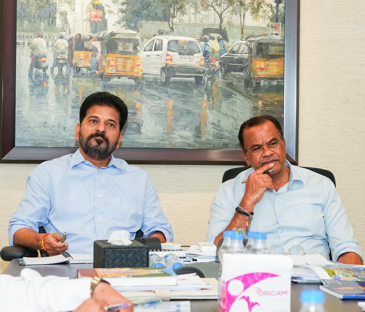 రోడ్ల అభివృద్దికి ప్ర‌ణాళిక‌లు సిద్దం చేయాలి