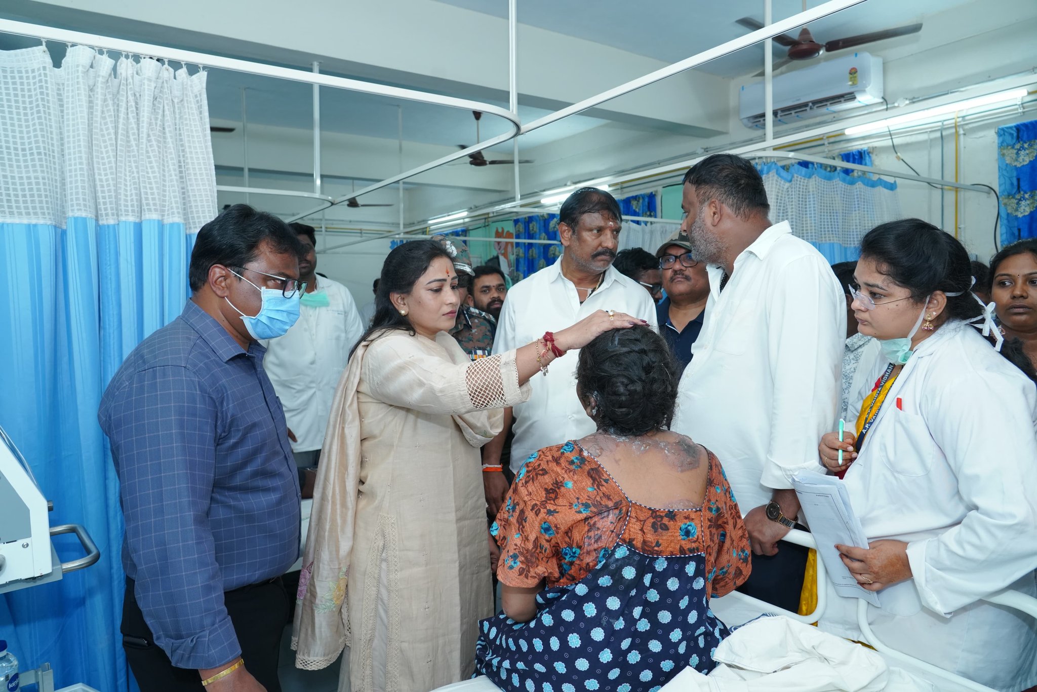 బాధిత కుటుంబాలను ప్రభుత్వం ఆదుకుంటుంది