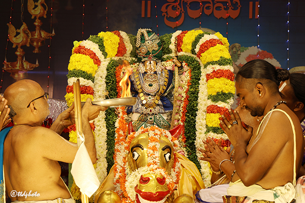 అశ్వ వాహనంపై అభయ మూర్తి శ్రీరాముడు