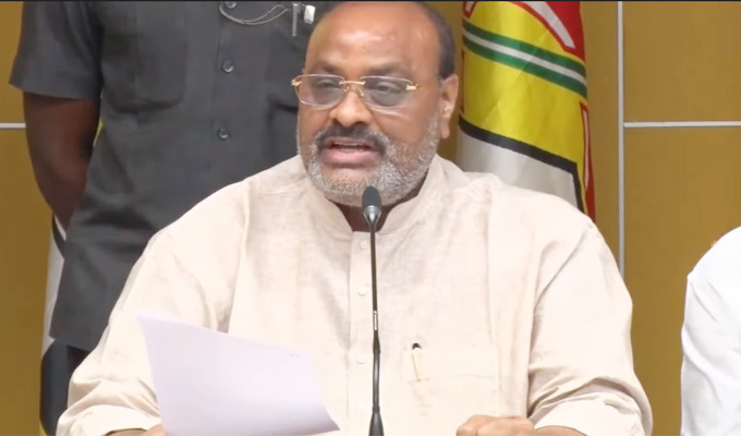 పటిష్టవంతంగా పంటల బీమా వ్యవస్థ