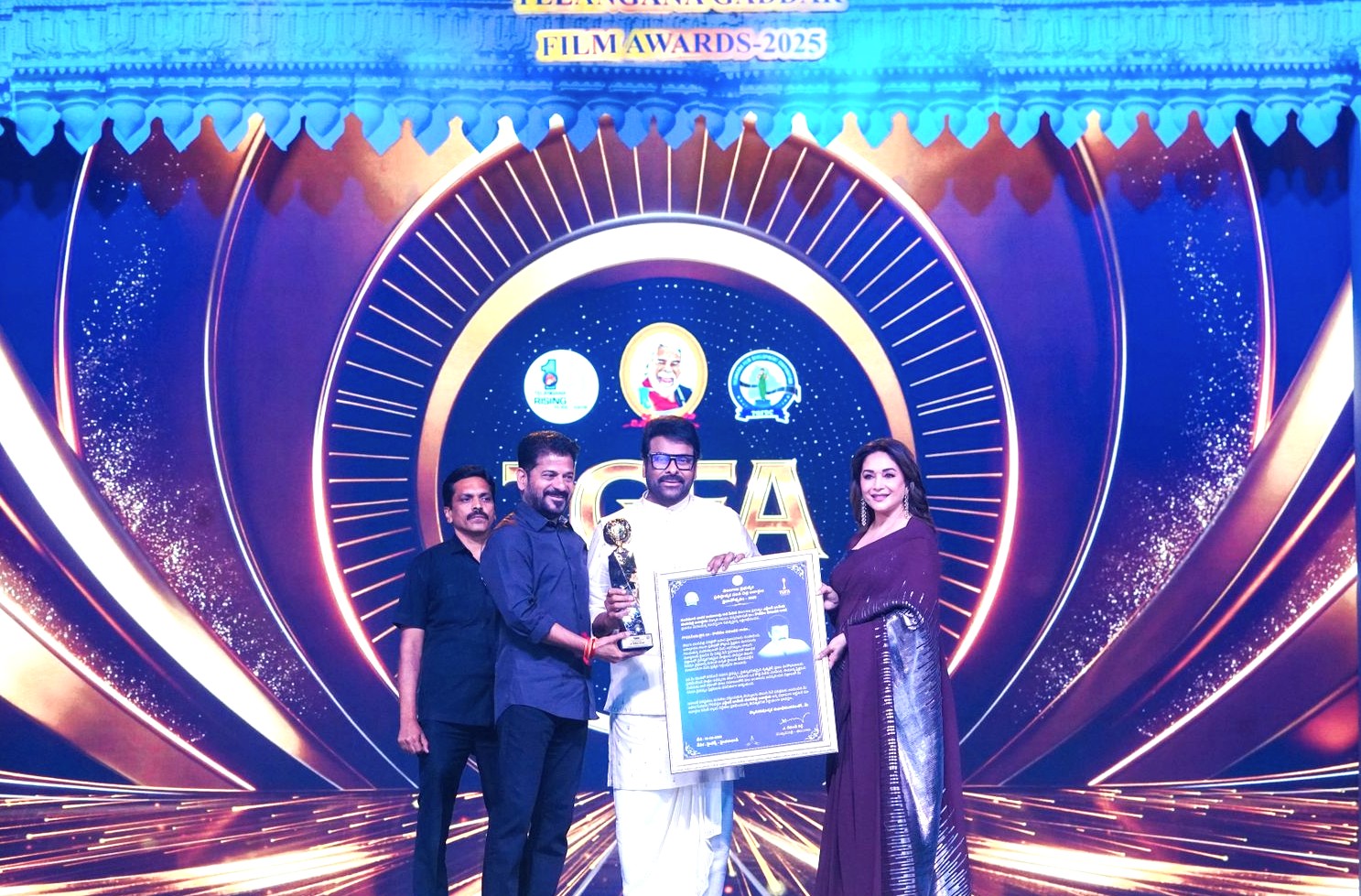 స‌మాజ చైత‌న్యం కోసం సినిమా సాధ‌నం కావాలి