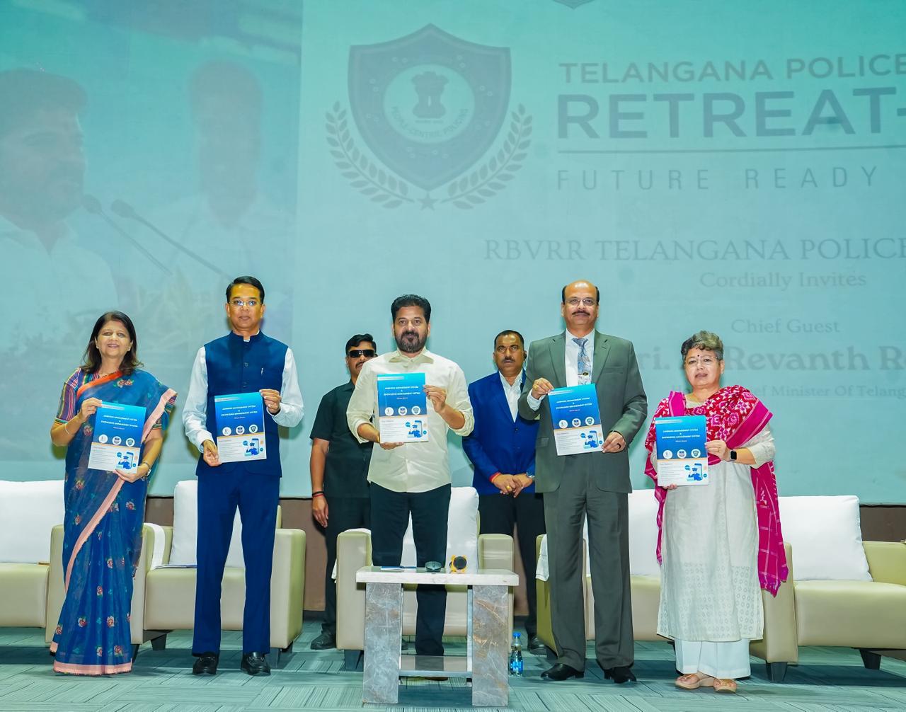 పోలీసుల సేవ‌లు ప్ర‌శంస‌నీయం : సీఎం