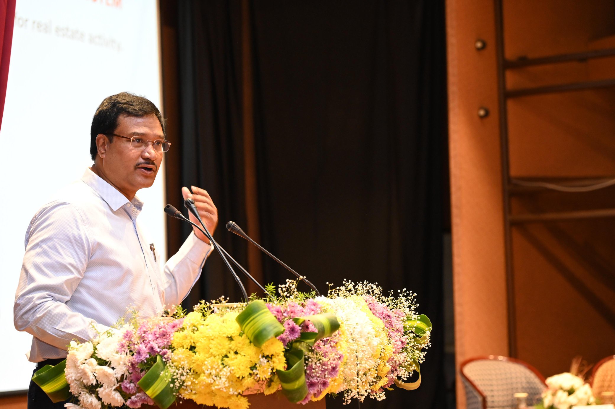 ప్రజా ప్రయోజనమే లక్ష్యంగా పని చేయాలి