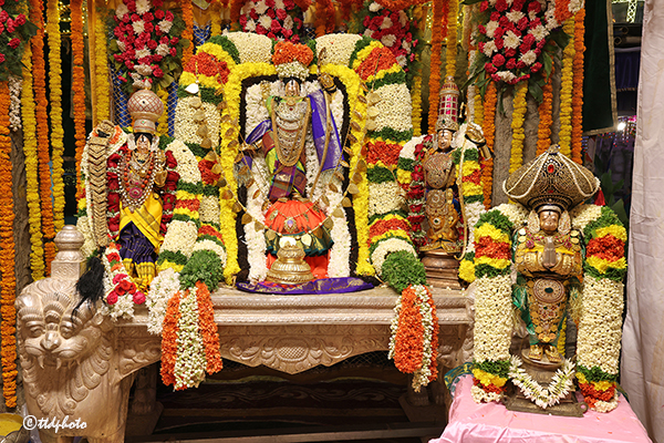 అంగ‌రంగ వైభవంగా శ్రీరామ పట్టాభిషేకం