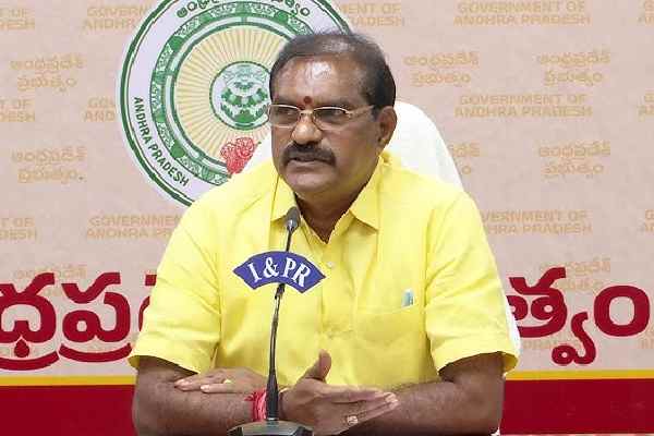 స్మశానాల అభివృద్ధి పనుల్లో మంత్రి శ్రమదానం