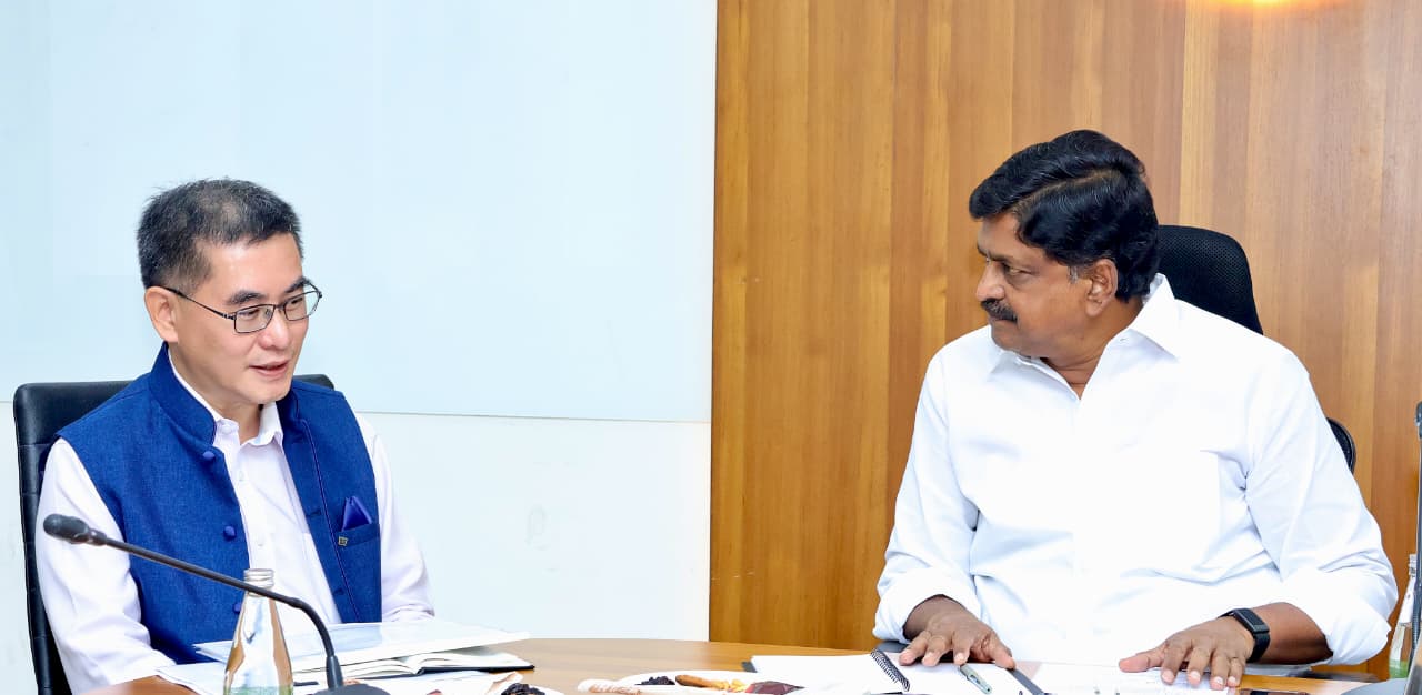 సింగ‌పూర్ ప్ర‌భుత్వ ప్ర‌తినిధుల‌తో ప‌య్యావుల భేటీ