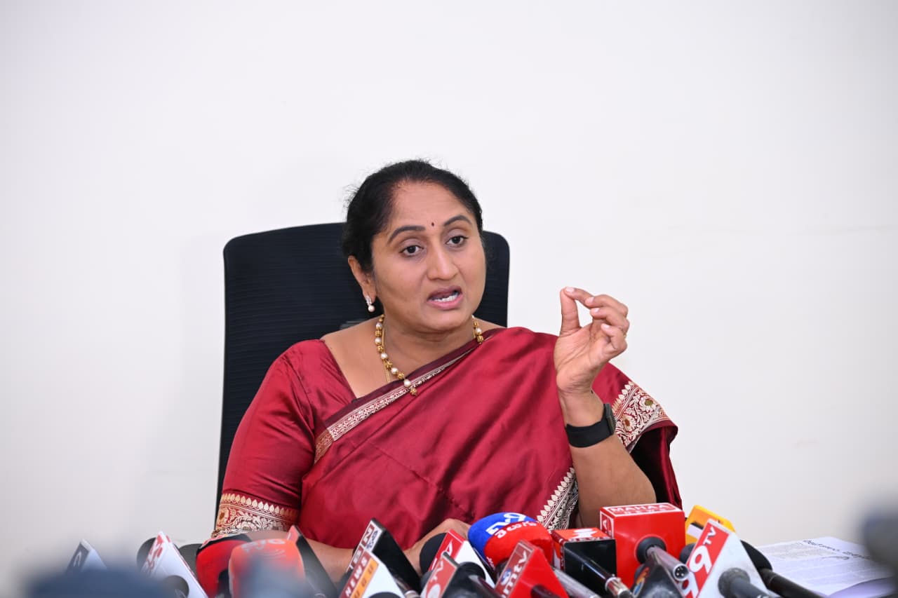 చంద్రబాబును విమర్శించే అర్హత జగన్ కు లేదు