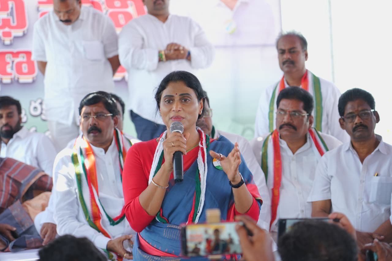 మోదీ బీజేపీ స‌ర్కార్ బ‌క్వాస్ : ష‌ర్మిలా రెడ్డి