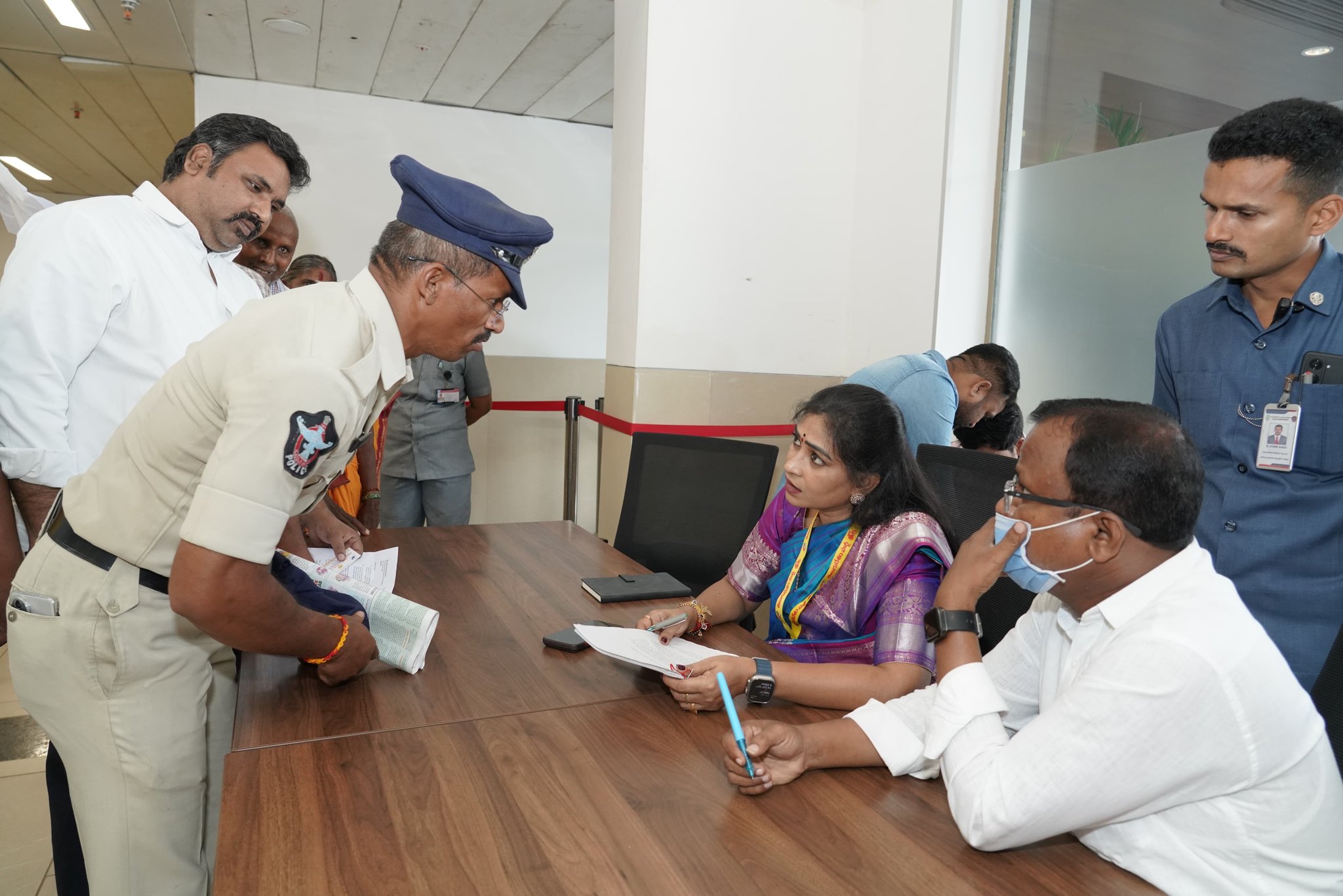 బాధితులకు న్యాయం చేస్తాం :హోం మంత్రి