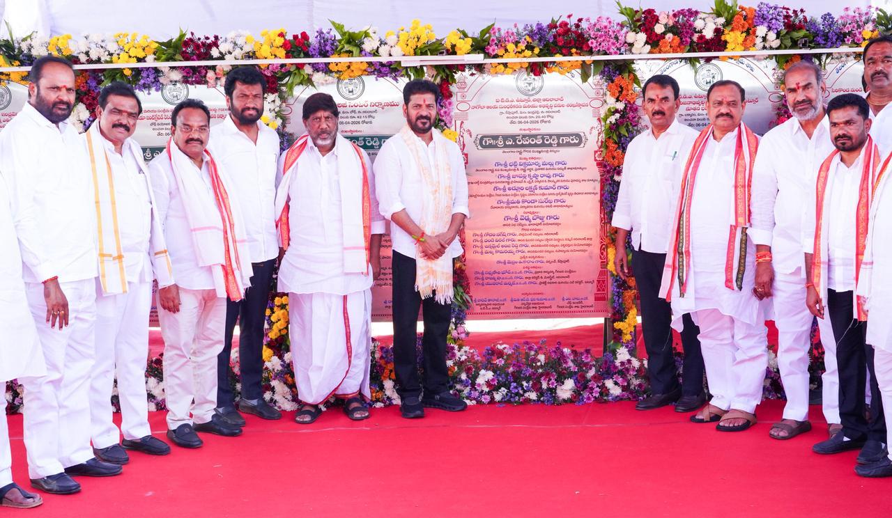 పలు అభివృద్ది పనులకు శంకుస్థాపనలు, ప్రారంభోత్సవాలు