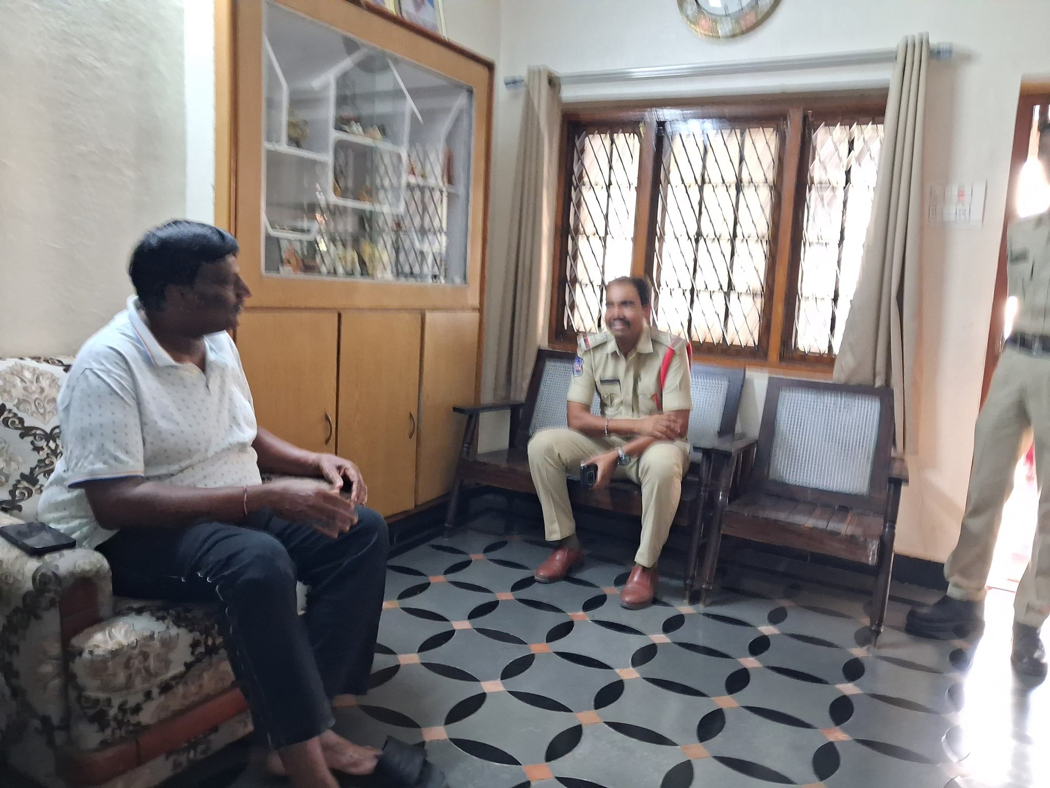 మాజీ ఎమ్మెల్యే కొప్పుల మహేష్ రెడ్డి అరెస్ట్