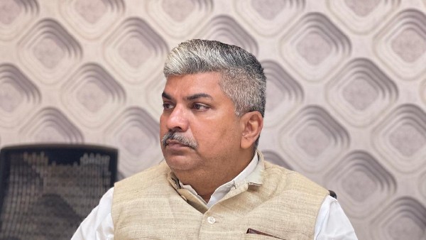 డ్రైవ‌ర్ శంక‌ర్ గౌడ్ బ‌లిదానం బాధాక‌రం