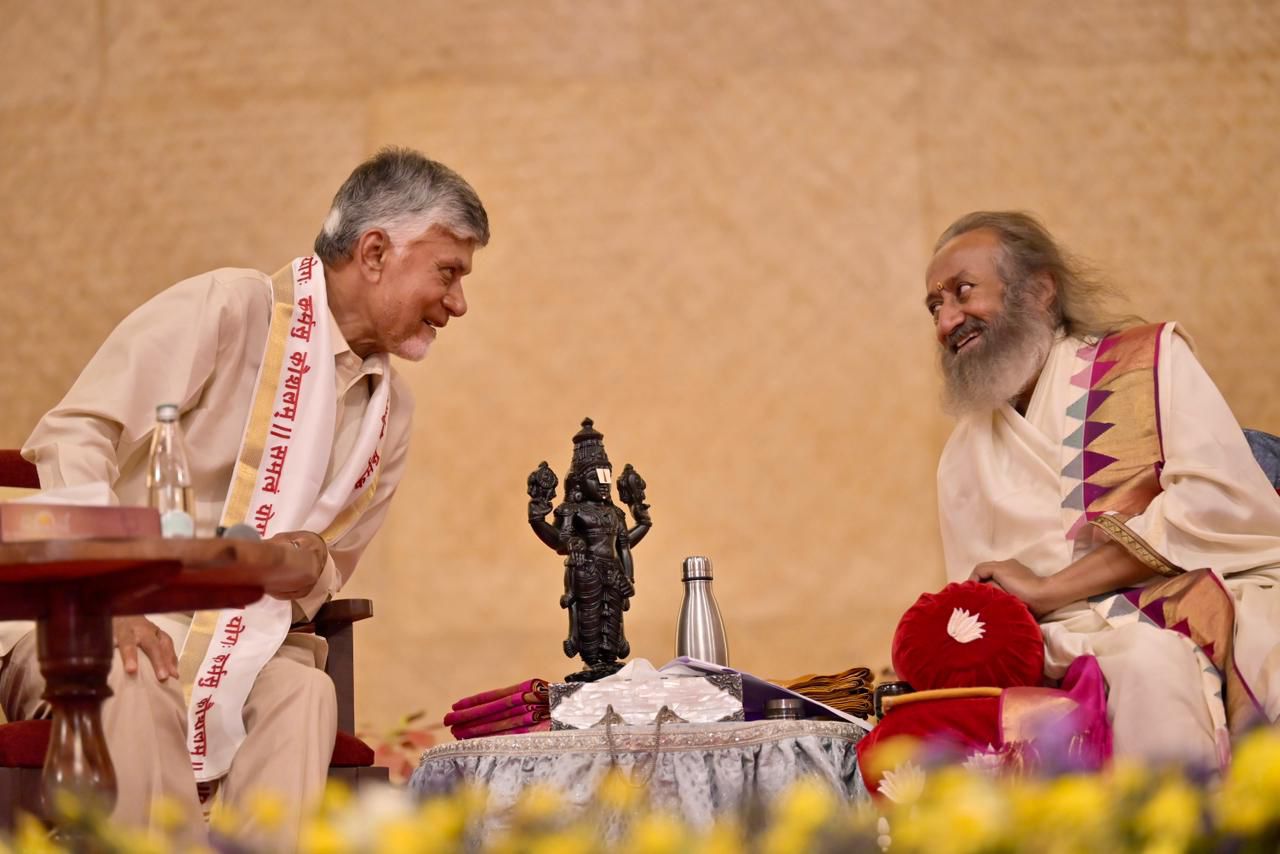 ఆర్ట్ ఆఫ్ లివింగ్ సేవలు ప్రశంసనీయం