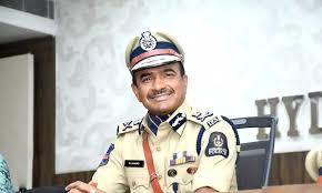 వ్య‌క్తిగ‌త దూష‌ణ‌ల‌కు దిగితే చ‌ర్య‌లు : డీజీపీ