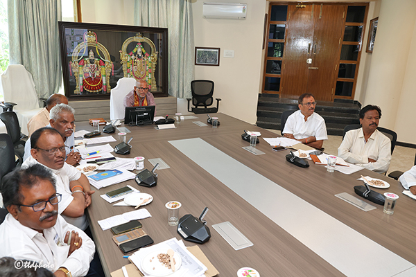 యుద్ద ప్రాతిప‌దిక‌న ప‌నులు పూర్తి చేయాలి