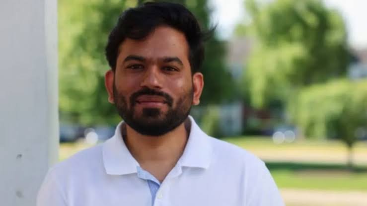 నీటి విద్యార్థి కుటుంబాలను ఆదుకోవాలి
