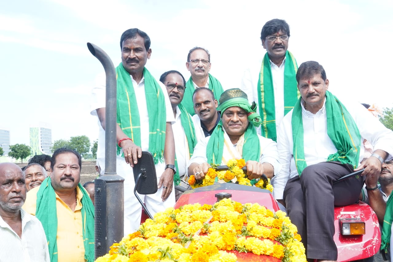 రైతులు శాస్త్ర‌వేత్త‌ల సూచ‌న‌లతో సాగు చేయాలి