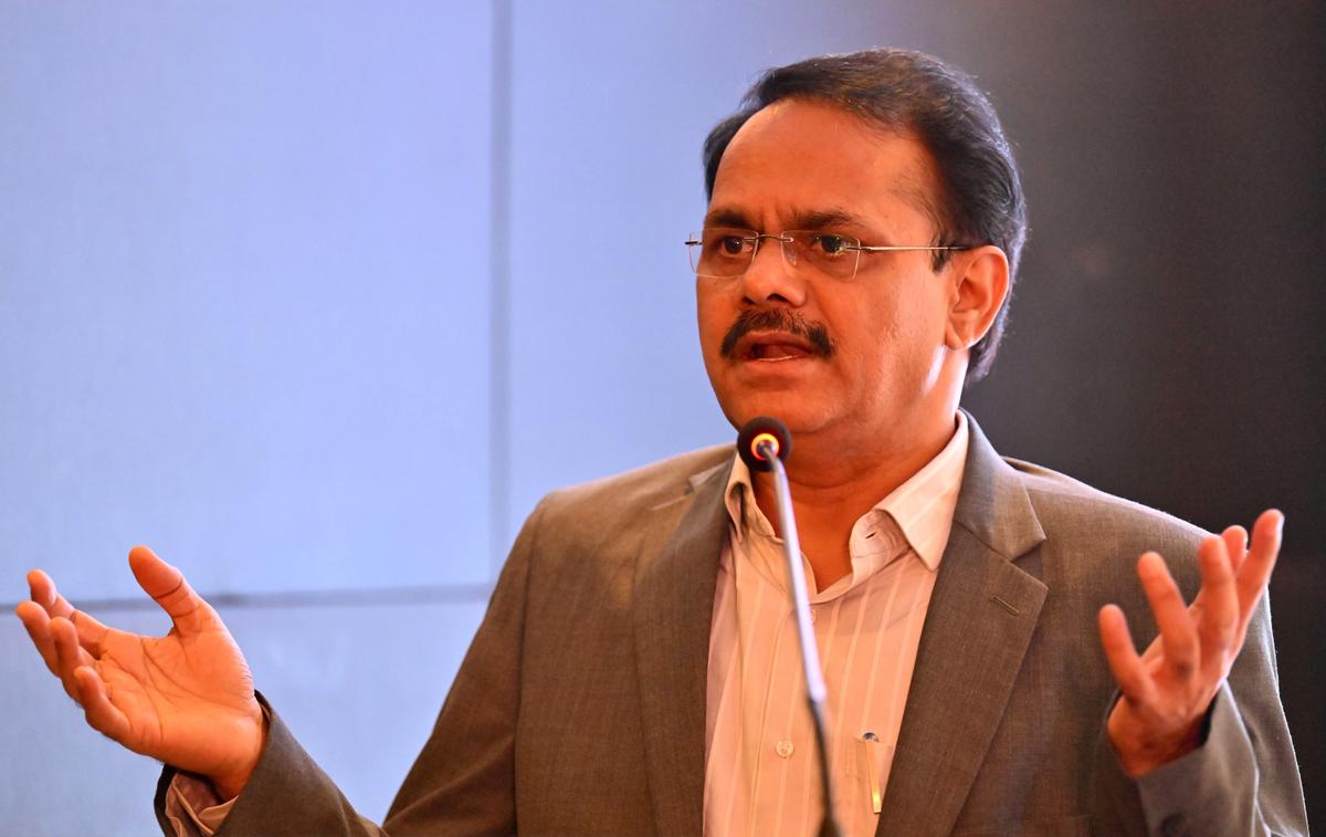 ఇప్ప‌ట్లో ఉద్యోగాలు ఇవ్వ‌లేం : బుర్రా వెంక‌టేశం