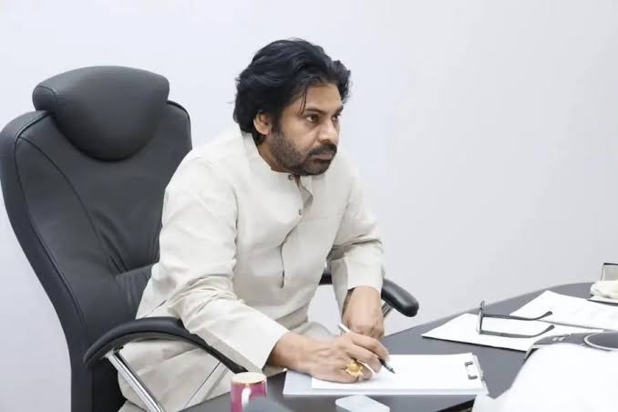 చిన్నారి అదృశ్యం ఘటనపై పవన్ కళ్యాణ్ ఆరా