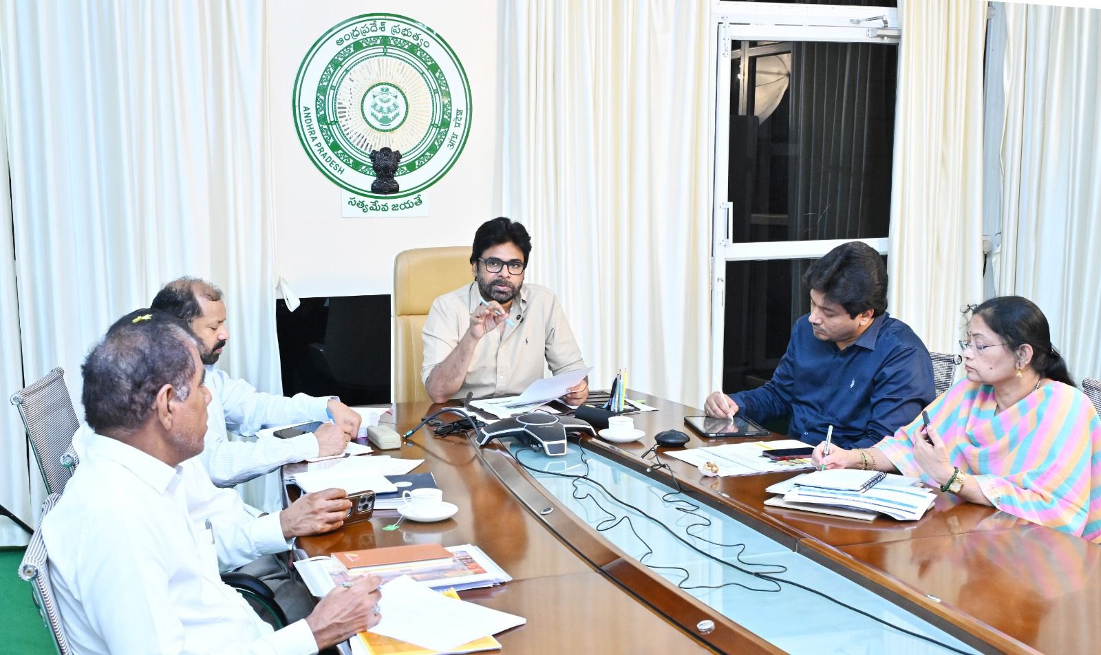 పంచాయతీలకు రూ. 160 కోట్ల పన్ను బకాయిలు