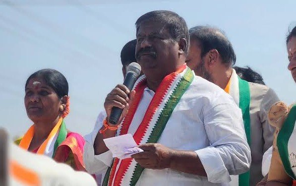 శివ చరణ్ రెడ్డి వ్యవహారంపై టీపీసీసీకి నివేదిక