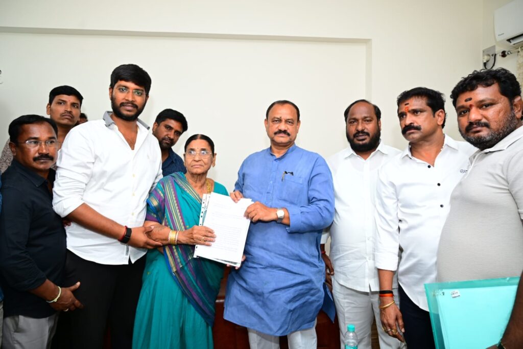 newsseals-EshwarammaYadav