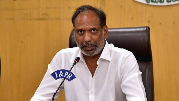 చెరువుల్లో నీళ్లను వృధా చేస్తే చర్యలు తప్పవు
