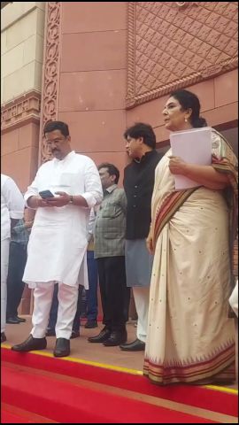 ధర్మేంద్ర ప్రధాన్ ను ఏకి పారేసిన రేణుకా చౌదరి