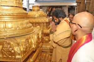 తిరుమల శ్రీవారిని దర్శించుకున్న పవన్ కళ్యాణ్
