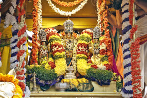 గోవింద నామ స్మరణతో వైభవంగా రథోత్సవం