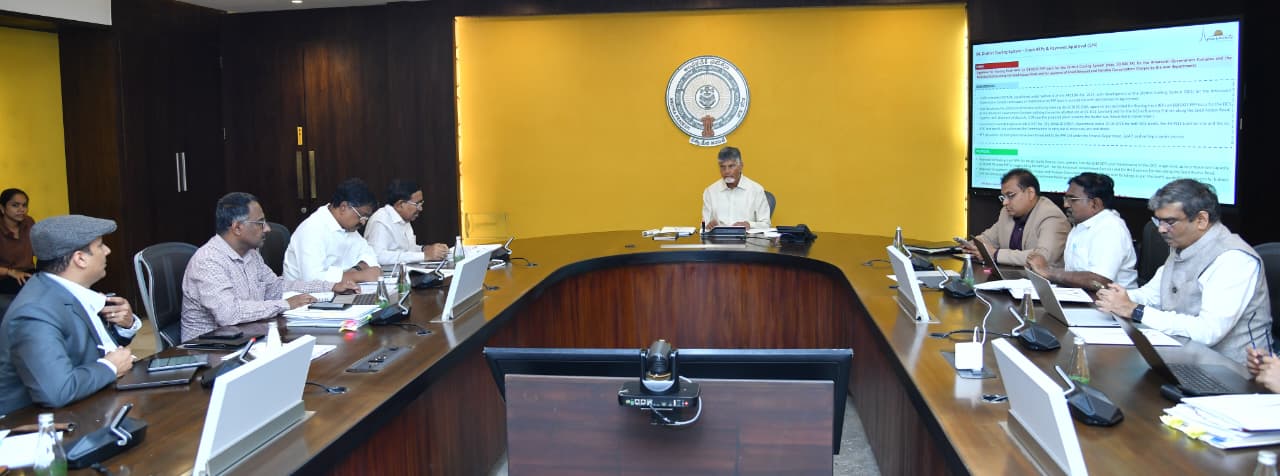 కేంద్ర నిధులూ దారి మళ్లించారు : సీఎం