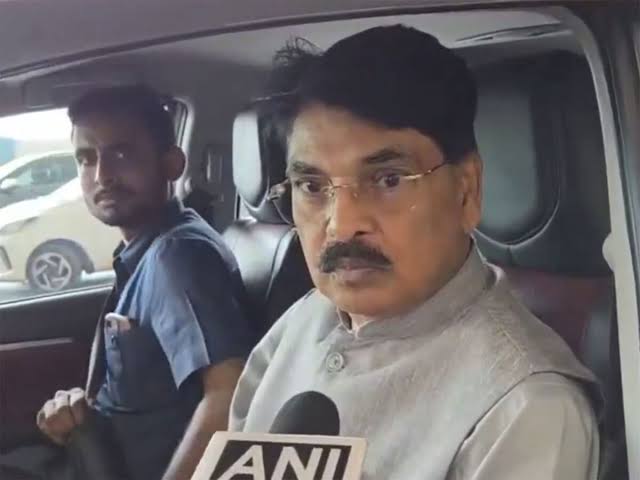 బీసీఐ చైర్మ‌న్ పై భ‌గ్గుమ‌న్న న్యాయ‌వాదులు