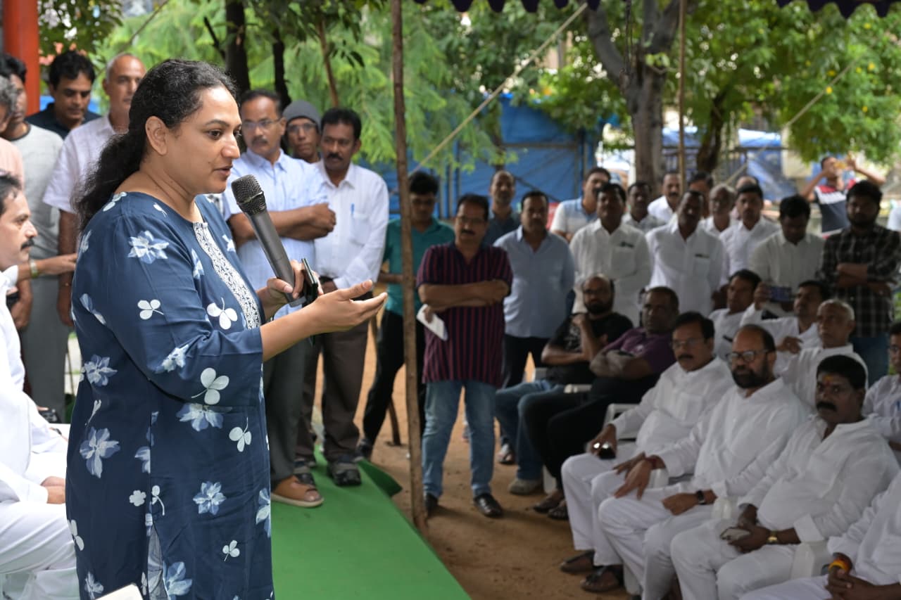 ‘వ‌న్ వార్డ్ ఎవ్రీ డే’లో స‌మ‌స్య‌ల వెల్లువ‌