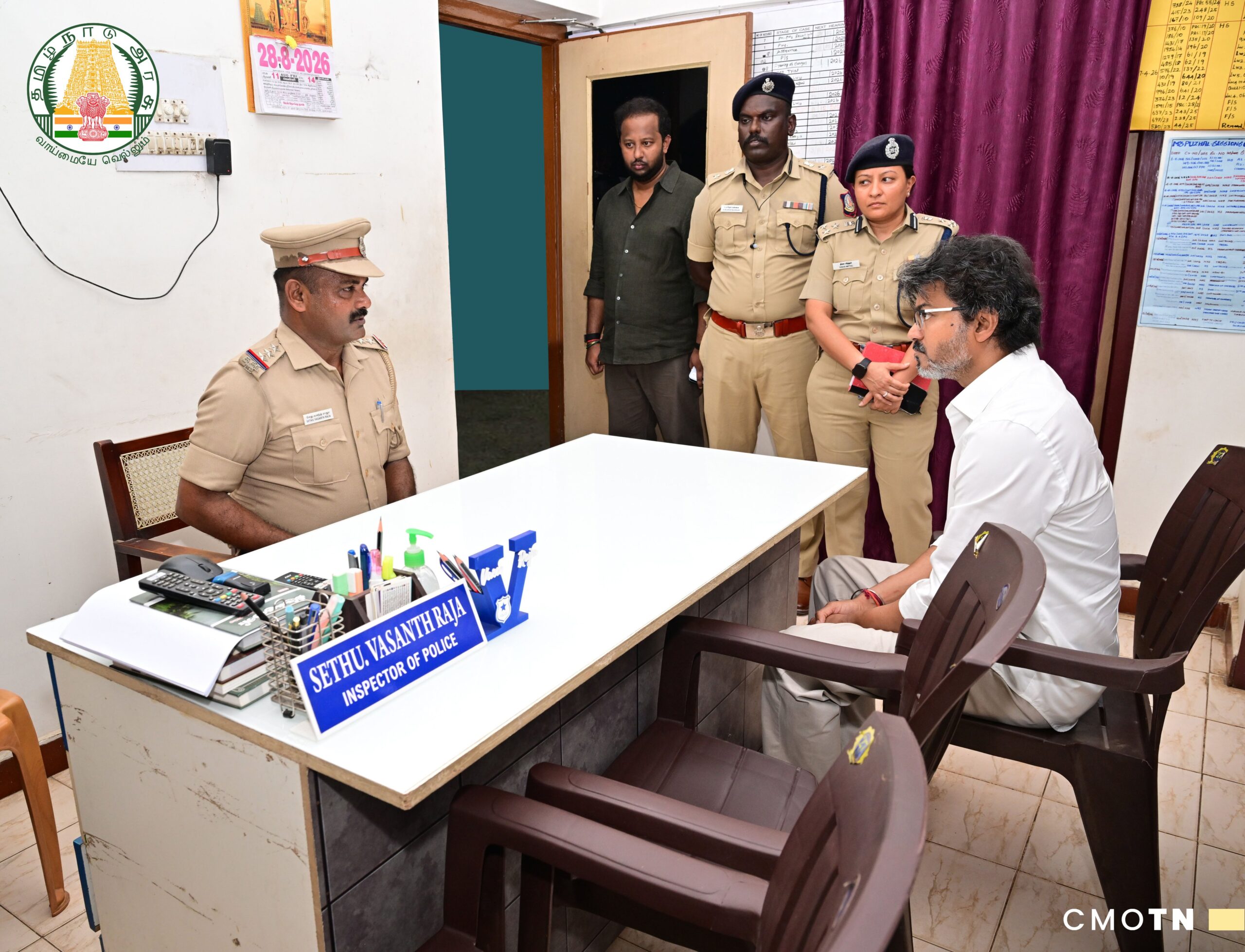 విజయ్ సంచలనం సింప్లిసిటీకి దర్పణం