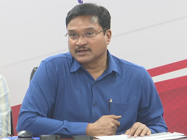 హైడ్రా కమిషనర్ సంత‌కాన్ని ఫోర్జ‌రీ చేసిన కాలేజీలు