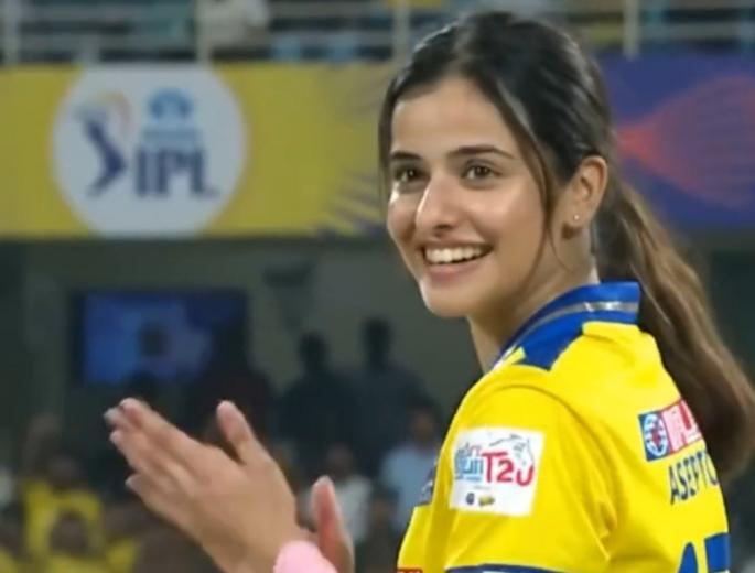 మేధావి బిధూరి సోష‌ల్ మీడియాలో వైర‌ల్