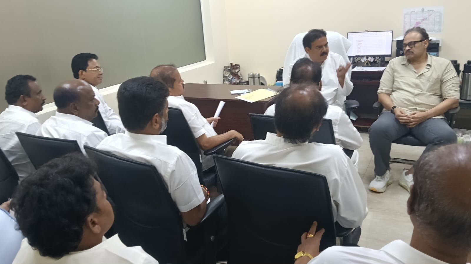 అసెంబ్లీ సమయాన్ని సద్వినియోగం చేసుకోవాలి