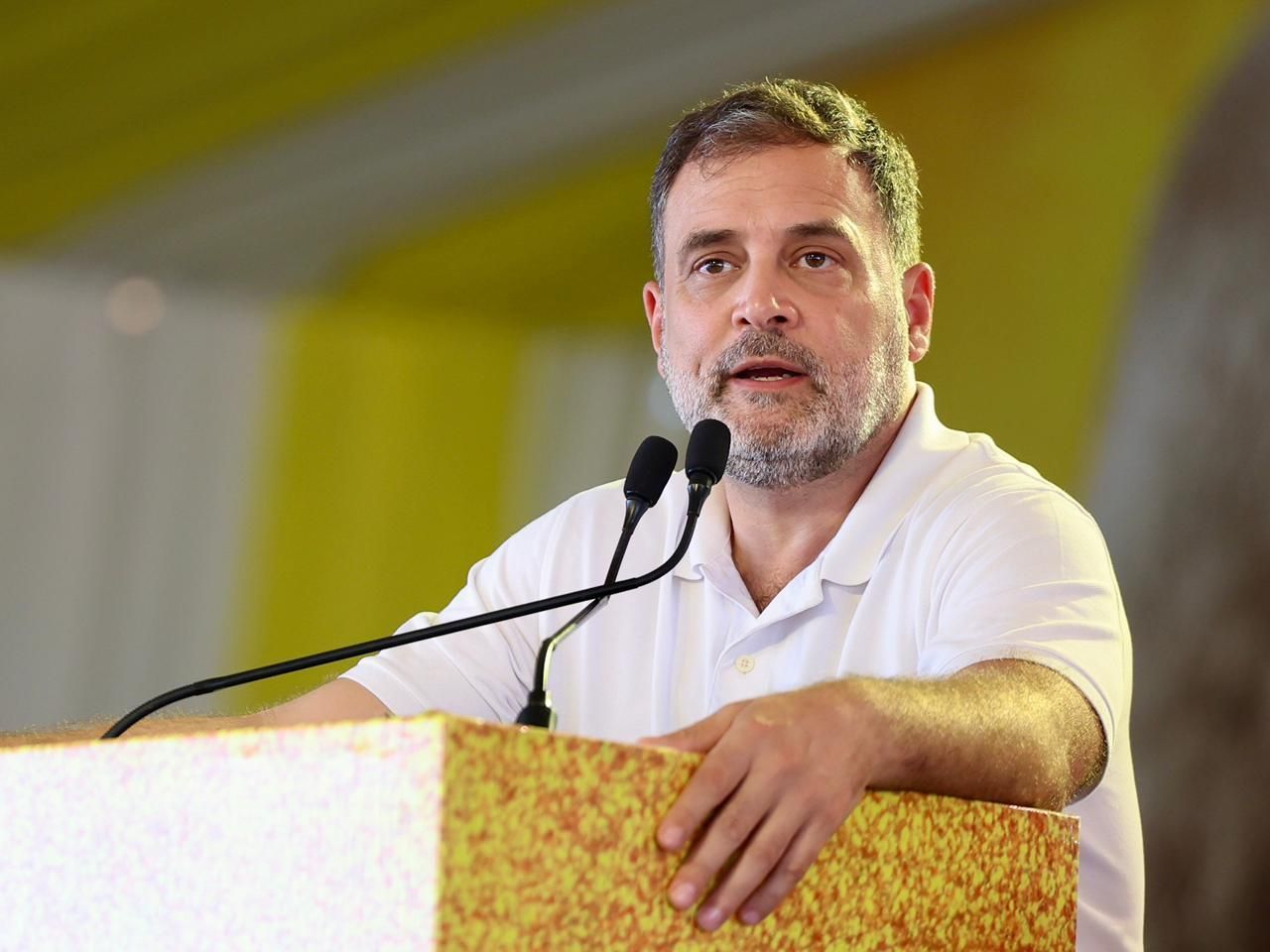బీజేపీ నేతలు చరిత్ర తెలియని జోకర్లు : రాహుల్ గాంధీ