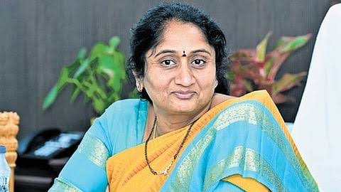 బీసీలను ప్రోత్సహించిన టీడీపీ : స‌విత