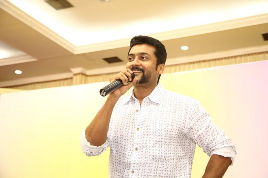 సోష‌ల్ మీడియా వ‌ద్దు ప్రేమ‌ను పంచండి