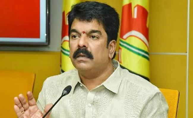 టీచర్లపై దాడి ప్రజాస్వామ్యానికి మచ్చ : బోండా ఉమ