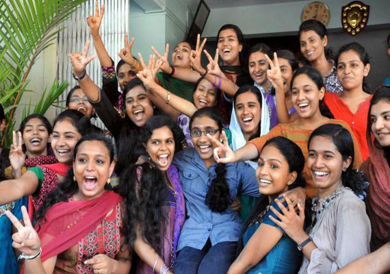 తెలంగాణ‌లో 13 రోజుల పాటు ద‌స‌రా సెల‌వులు