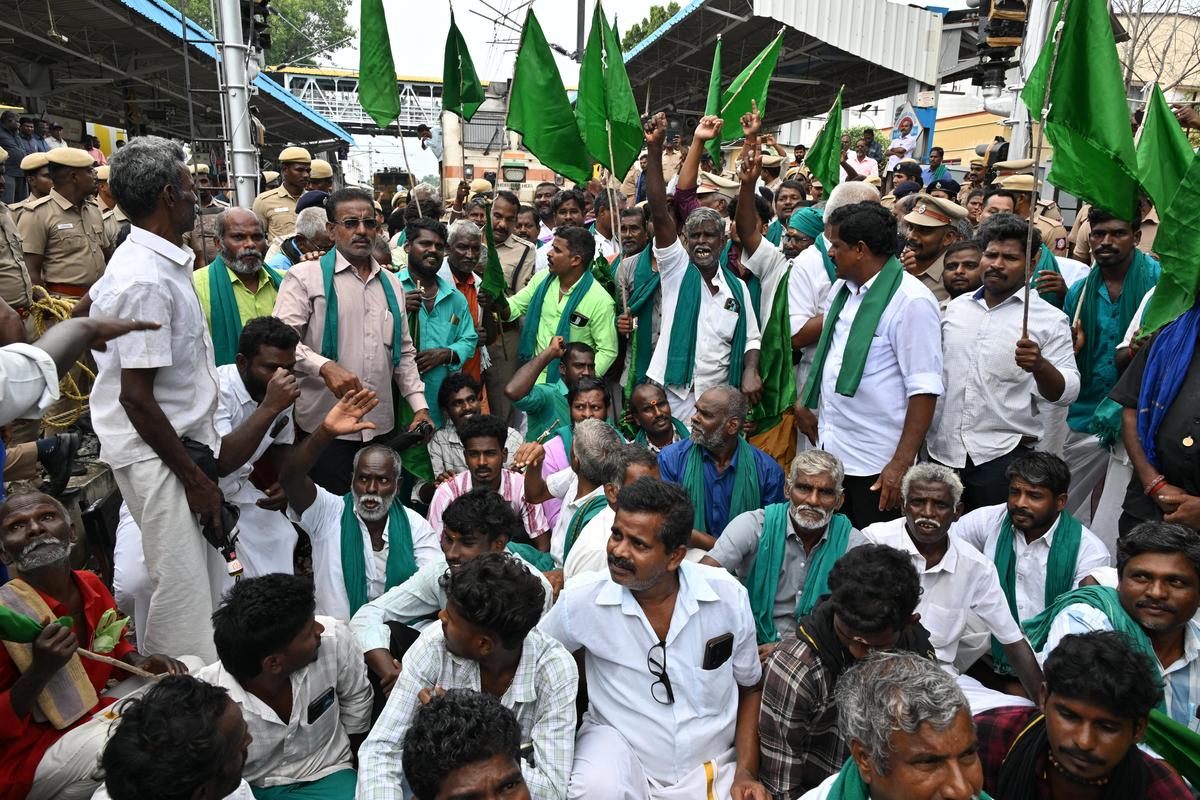 మేకెదాటు ఆనకట్టకు వ్యతిరేకంగా రైతుల నిరసన