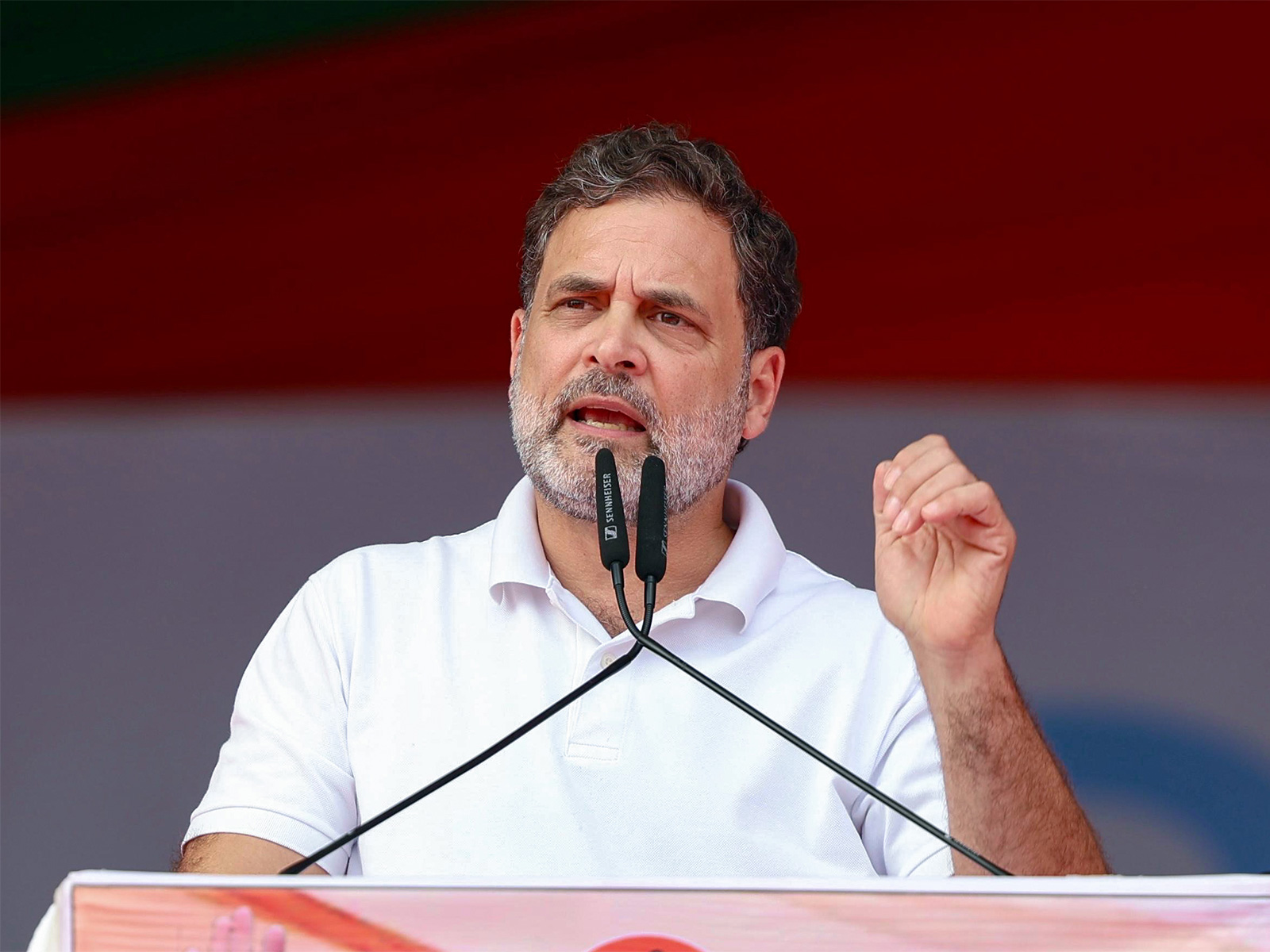 మహిళలపై అత్యాచారాలకు వ్యతిరేకంగా పోరాడాలి