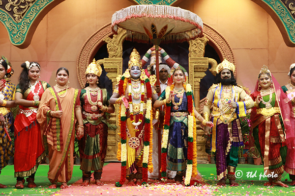 శ్రీవారి బ్రహ్మోత్సవాల్లో ఆధ్యాత్మిక శోభ