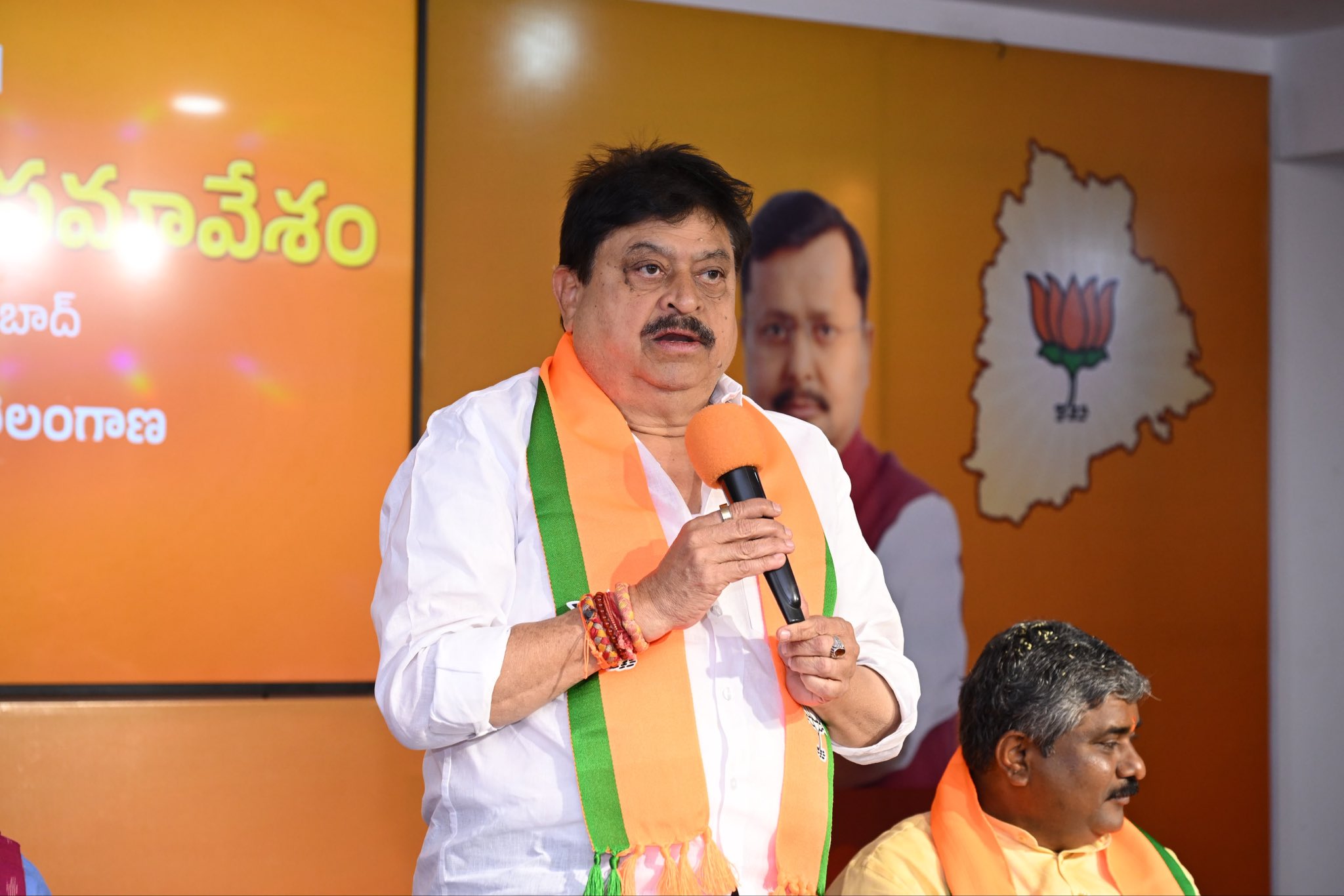 తెలంగాణ రాష్ట్రాన్ని ఏటీఎంగా వాడుకుంటున్న కాంగ్రెస్
