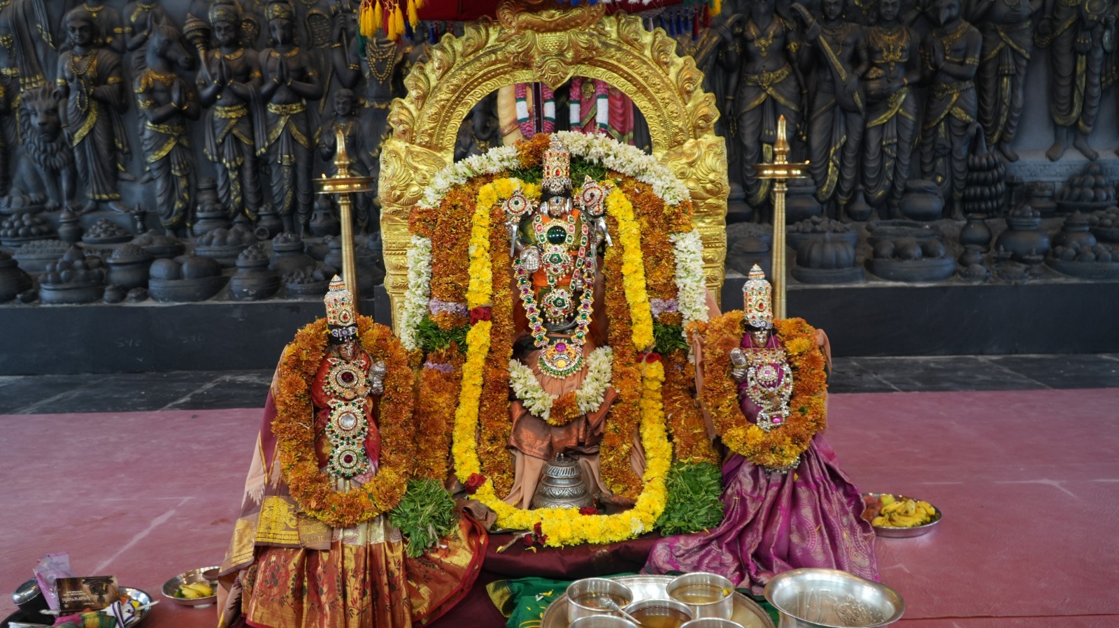 డోకిపర్రు మహాక్షేత్రం భక్త జనసందోహం